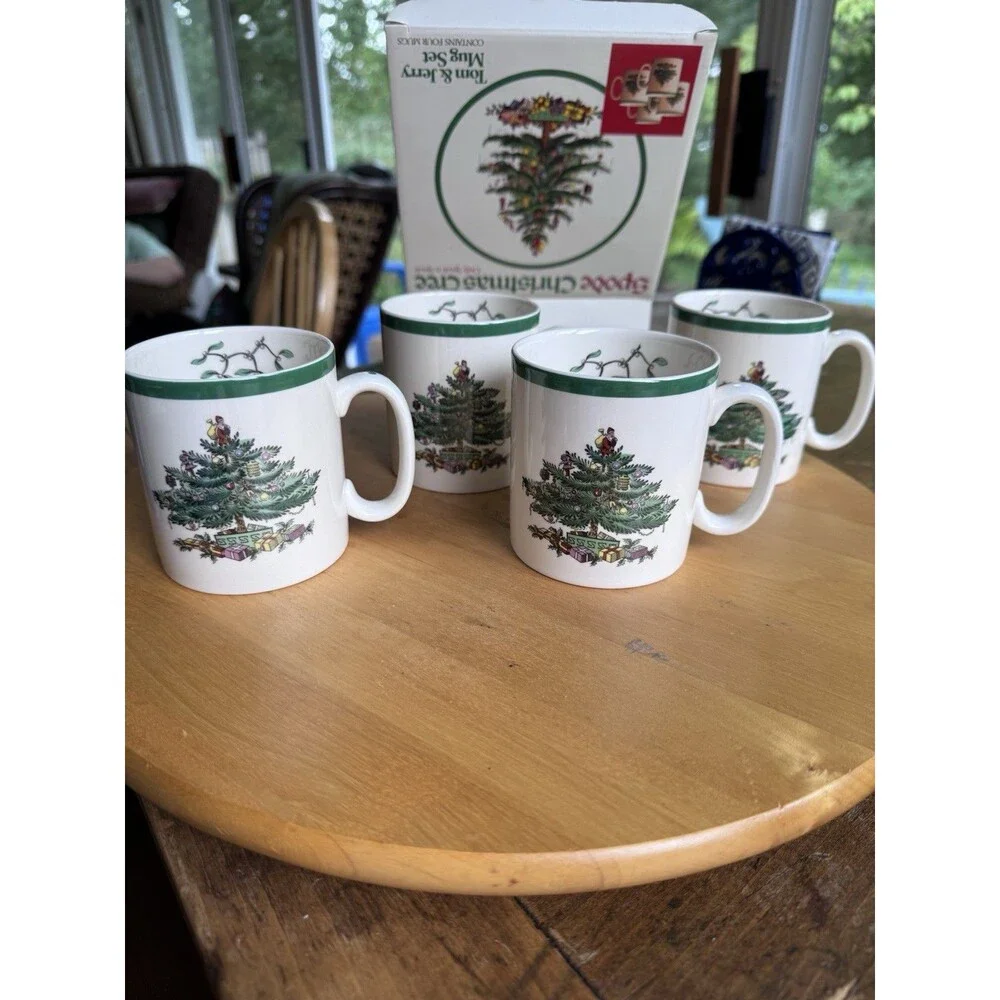 Spode Christmas Tree Porcelain Made in England Tom & Jerry Four Mugs